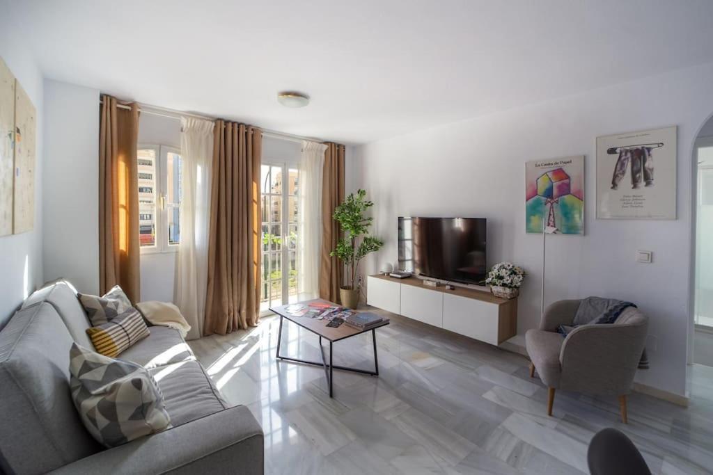 Central And Beautiful Apartment - Free Parking 말라가 외부 사진